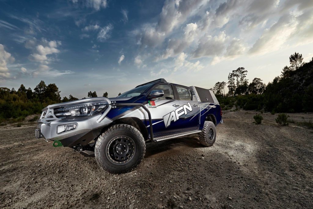 AFN Hilux bullbar with loops GUN series